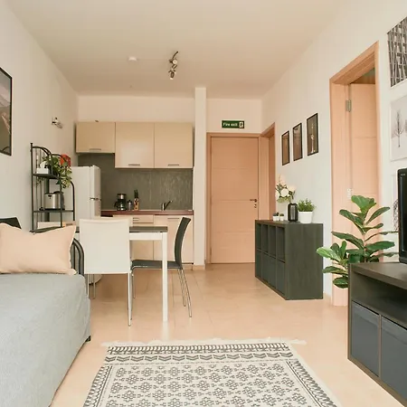 Porto By Shmoo! Is-Swieqi